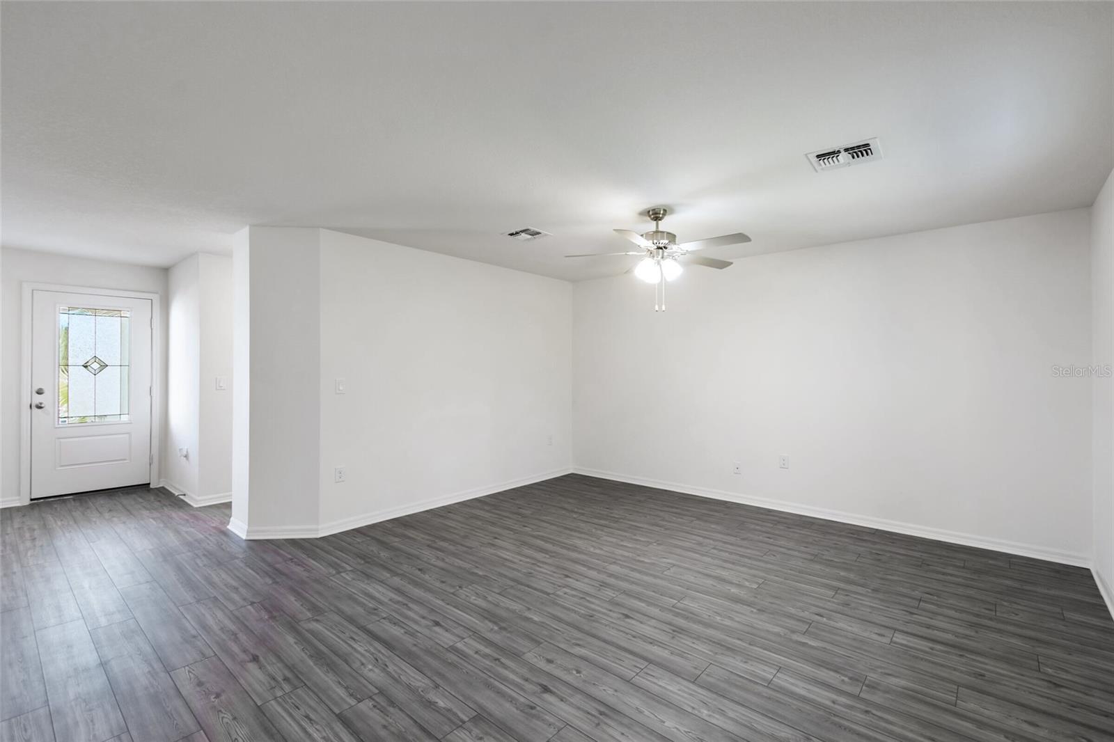 Photo 6 of 16 of 595 BAY LEAF DRIVE townhome