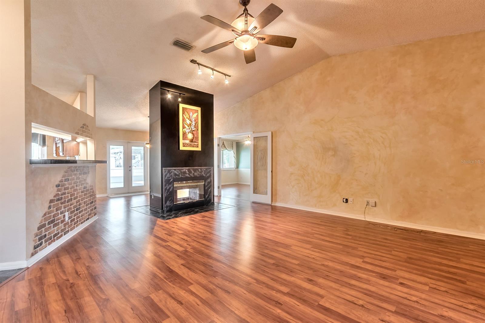 Florida Shores 01 - Residential