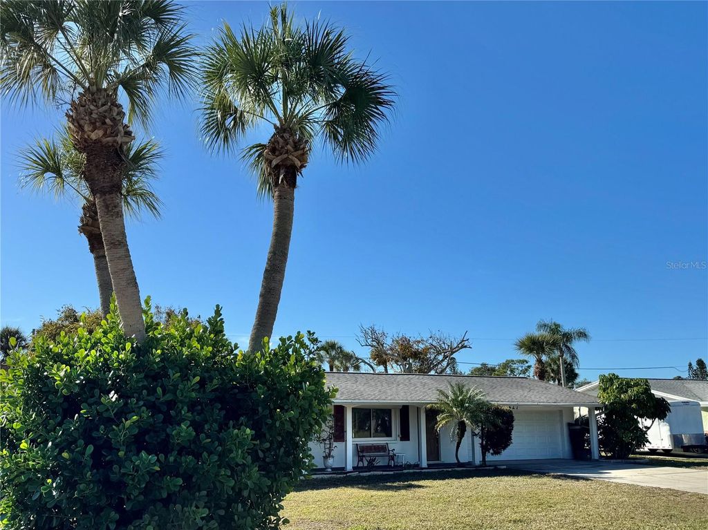 Photo of 427 Blackburn Street, Englewood, FL 34223 (MLS # C7519937)