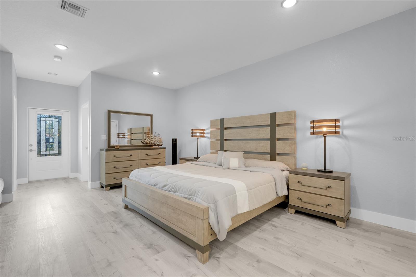 MEMENTO - Residential Income