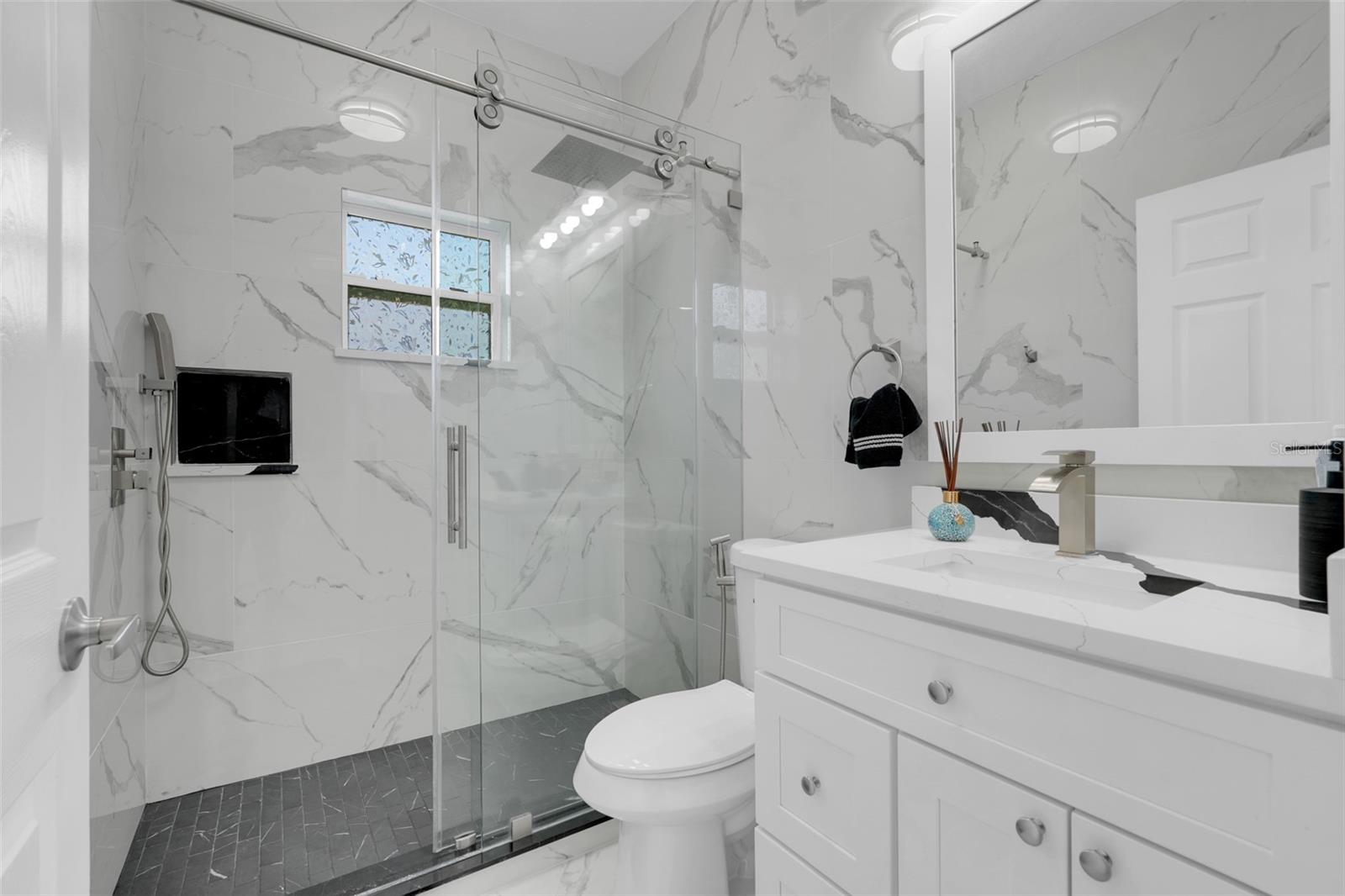 MEMENTO - Residential Income