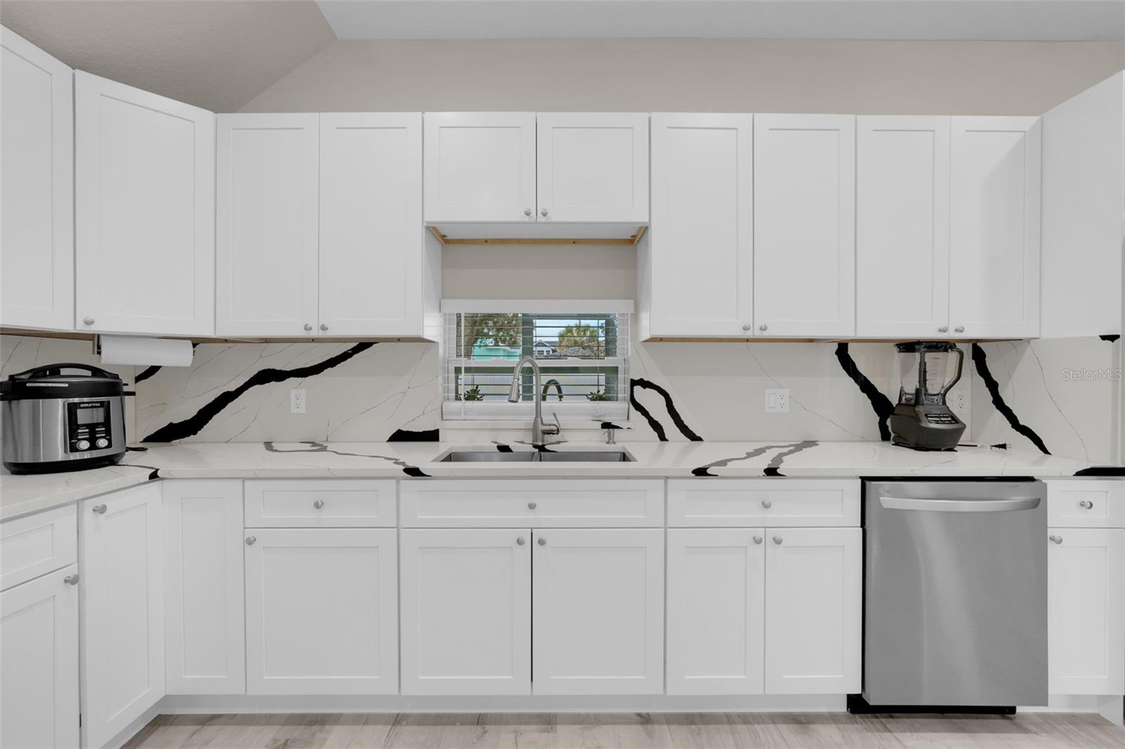 MEMENTO - Residential Income