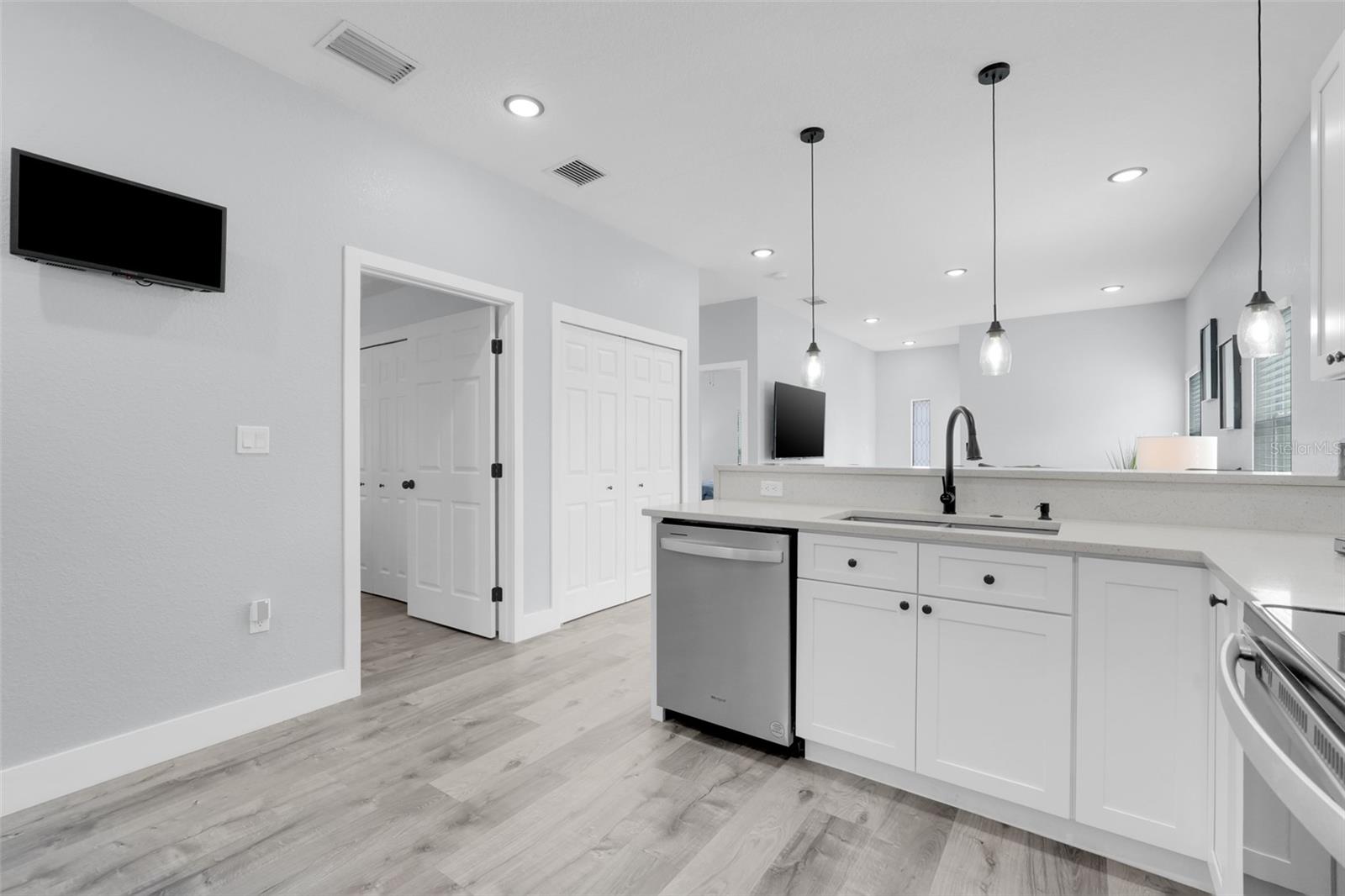 MEMENTO - Residential Income