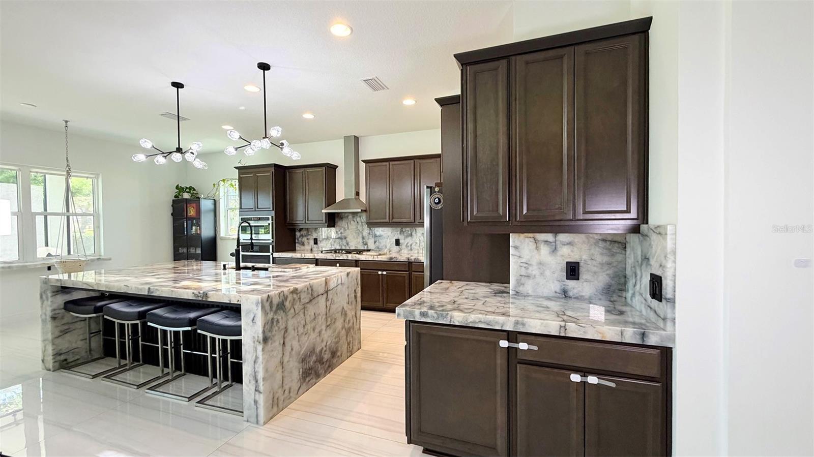 LAKEHOUSE COVE AT WATERSIDE - Residential