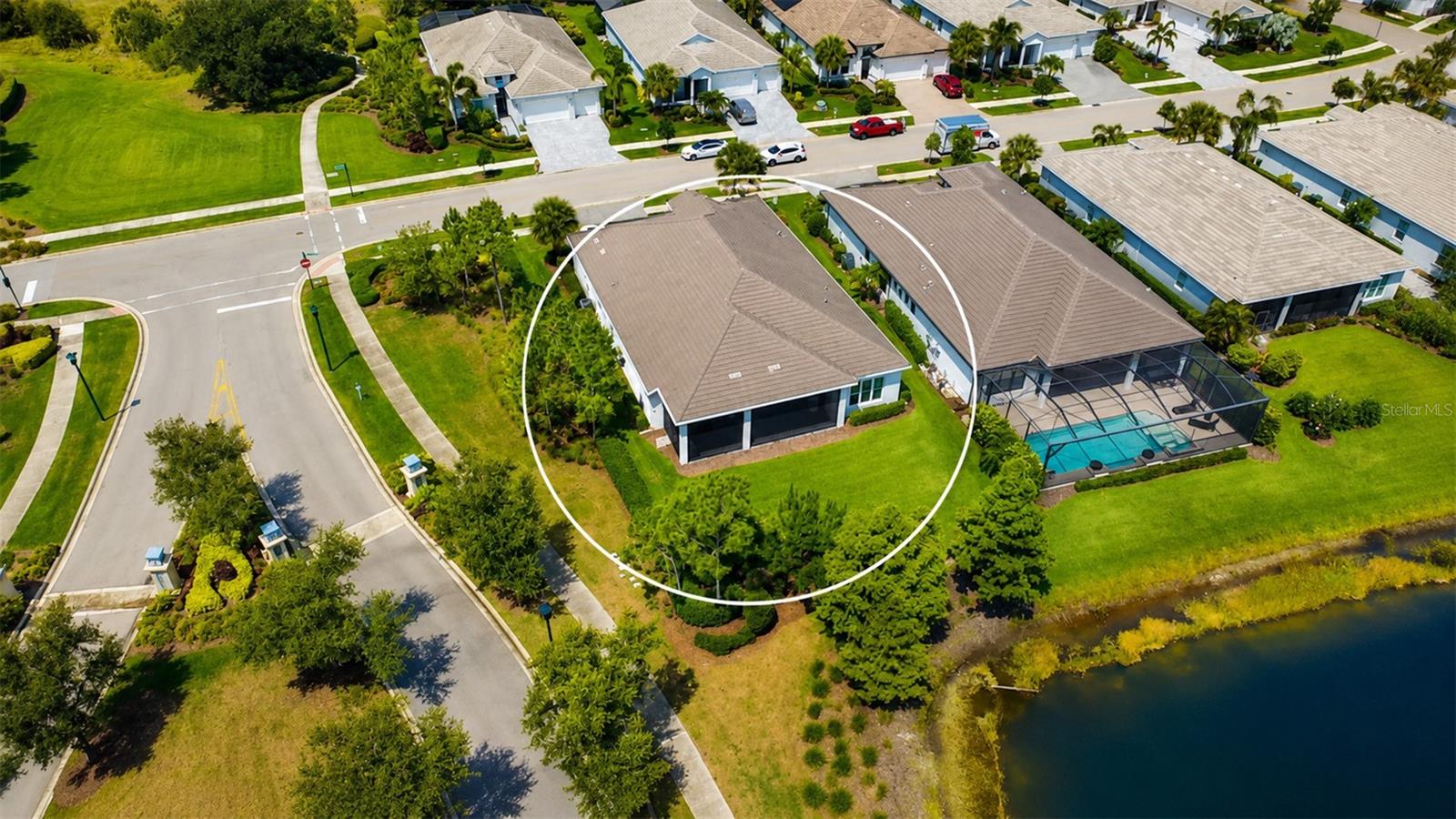 LAKEHOUSE COVE AT WATERSIDE - Residential