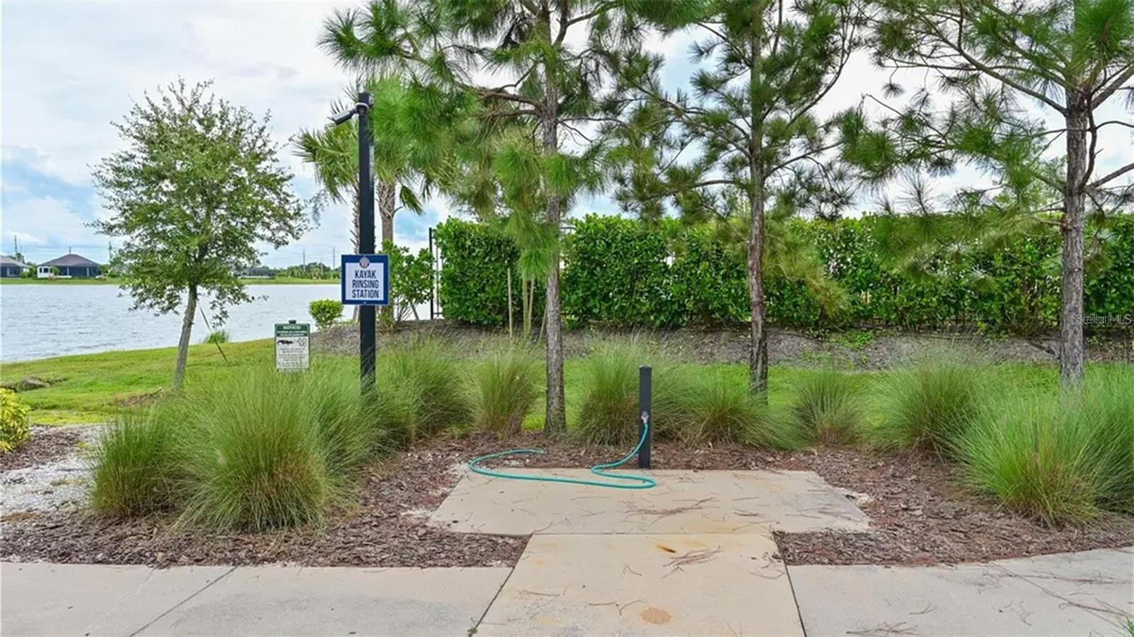 LAKEHOUSE COVE AT WATERSIDE - Residential