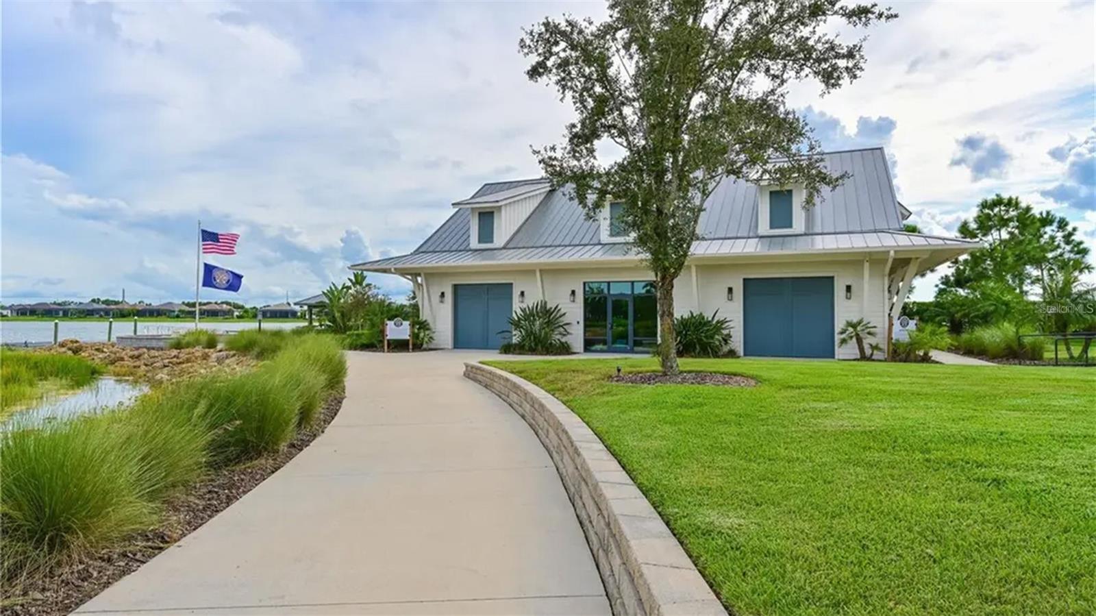 LAKEHOUSE COVE AT WATERSIDE - Residential