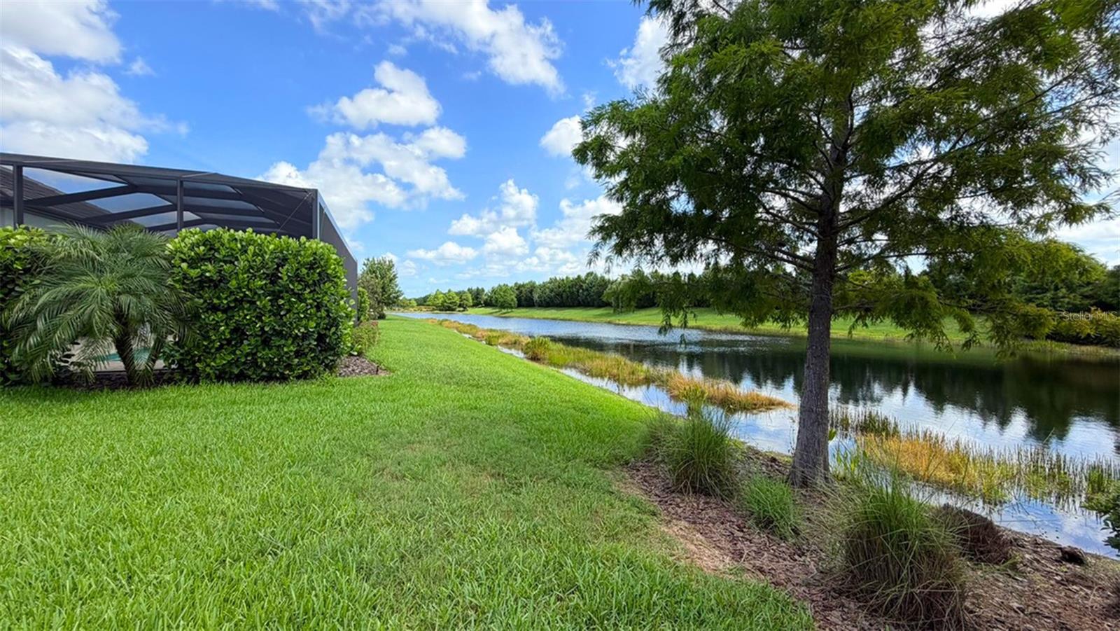 LAKEHOUSE COVE AT WATERSIDE - Residential
