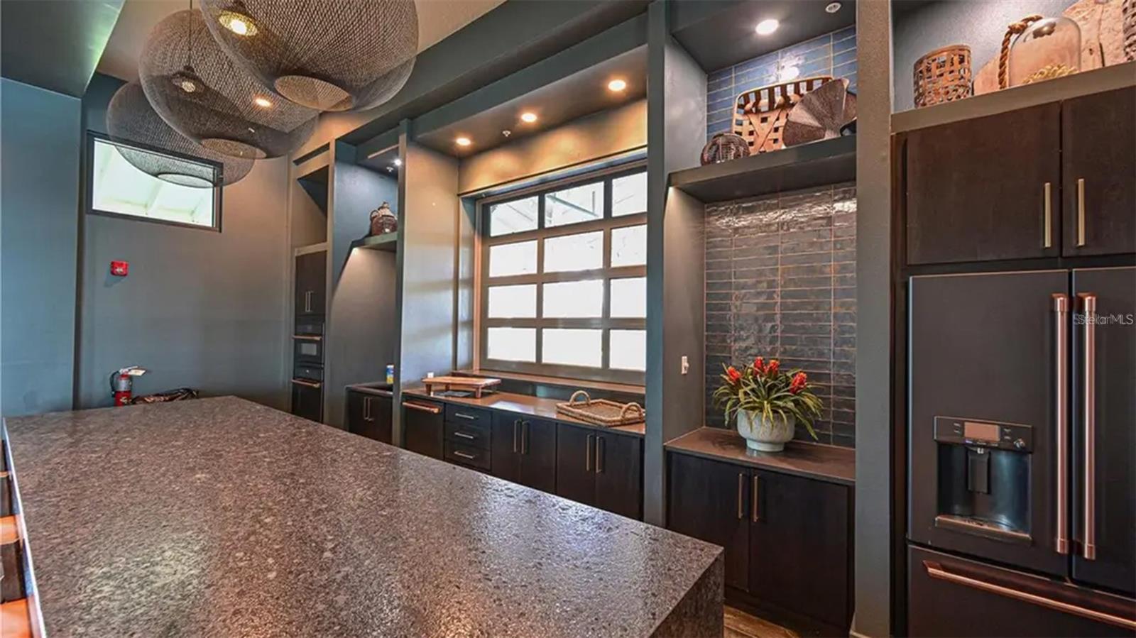 LAKEHOUSE COVE AT WATERSIDE - Residential