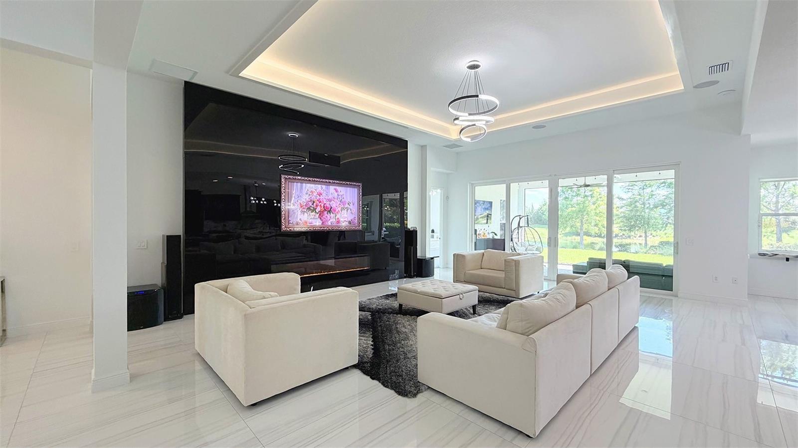 LAKEHOUSE COVE AT WATERSIDE - Residential