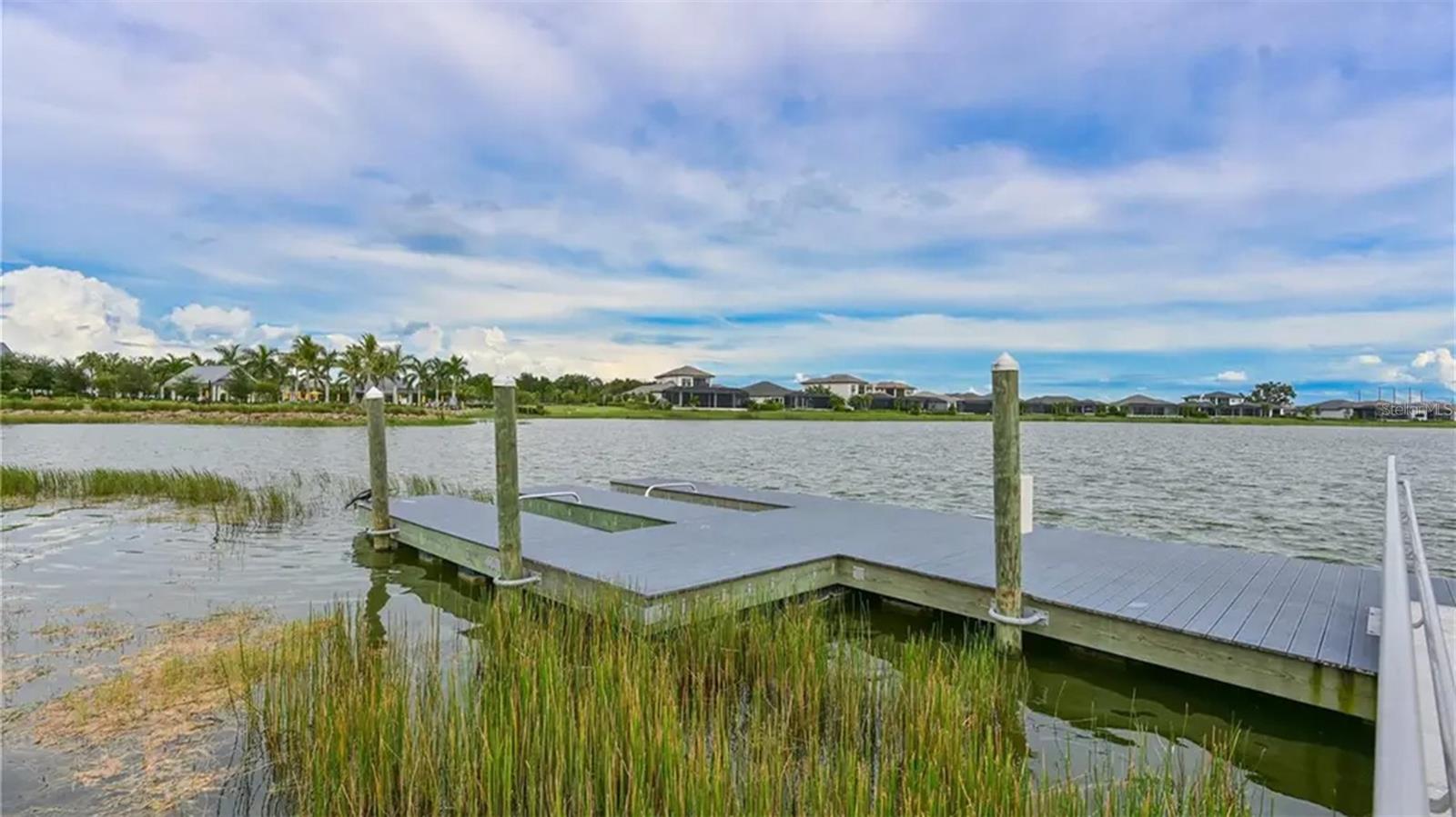 LAKEHOUSE COVE AT WATERSIDE - Residential