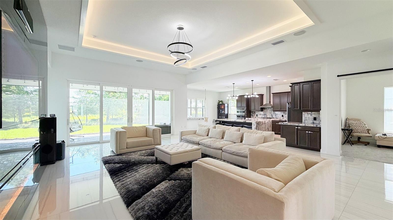 LAKEHOUSE COVE AT WATERSIDE - Residential
