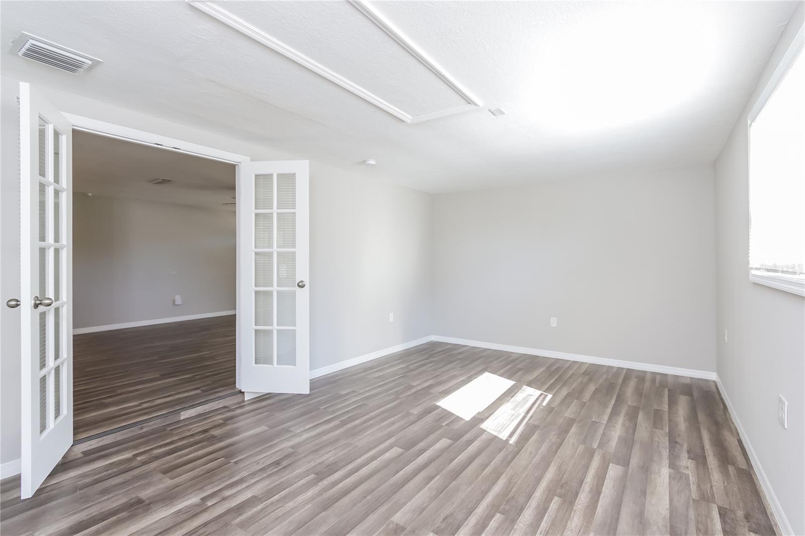 PALM LAKES - Residential Lease