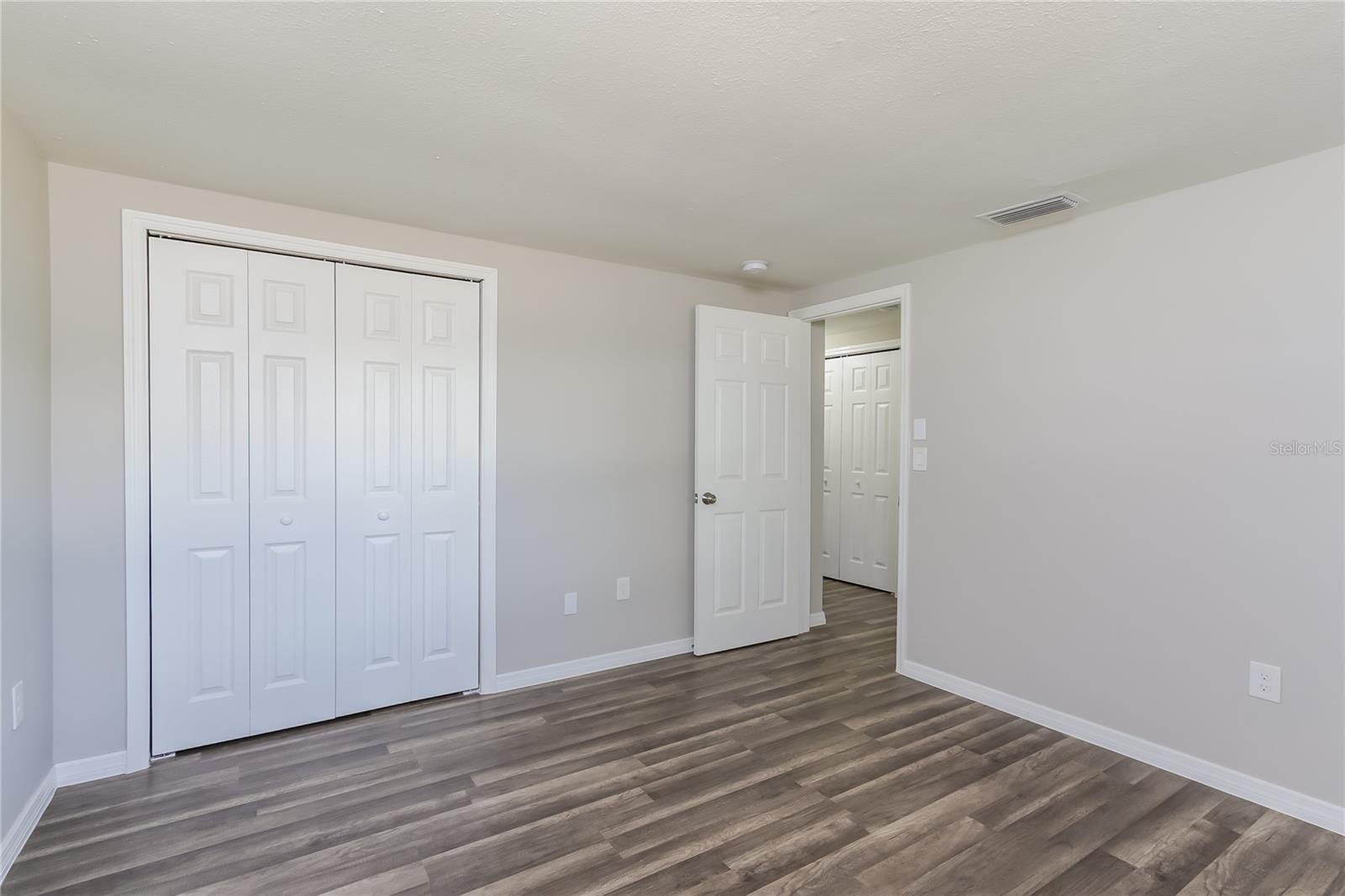 PALM LAKES - Residential Lease