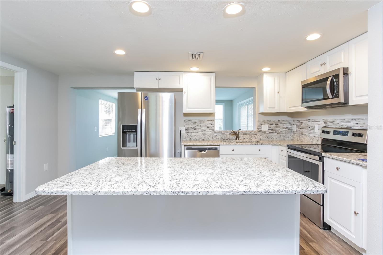 PALM LAKES - Residential Lease