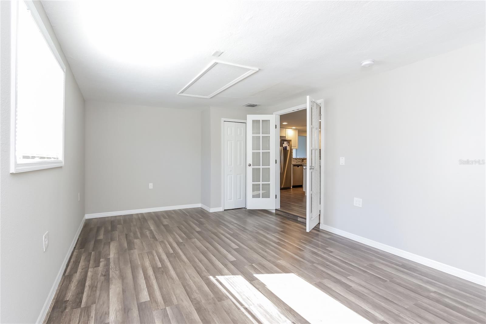 PALM LAKES - Residential Lease
