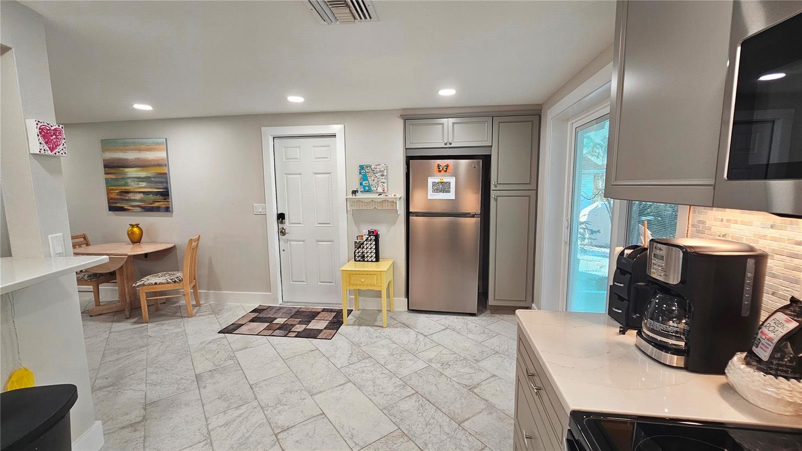 GOLDEN BEACH - Residential