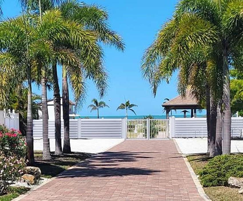 GOLDEN BEACH - Residential