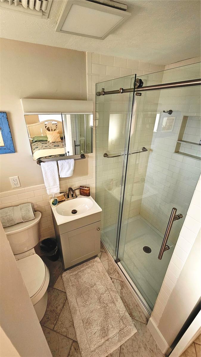 GOLDEN BEACH - Residential