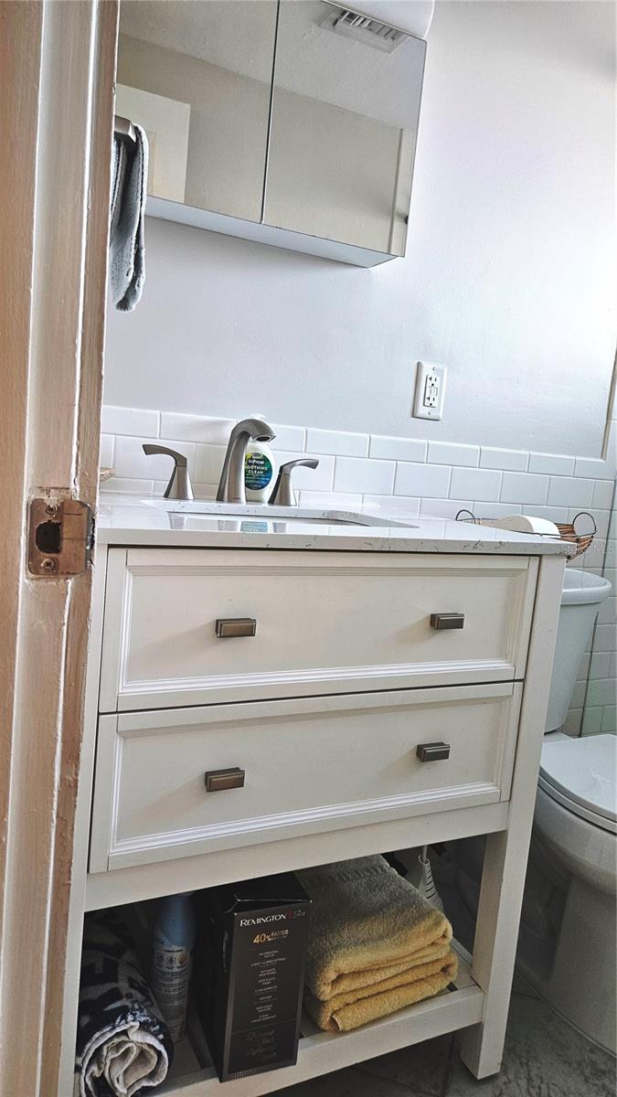 GOLDEN BEACH - Residential