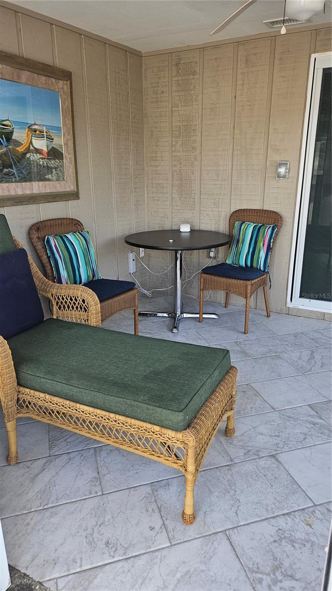 GOLDEN BEACH - Residential