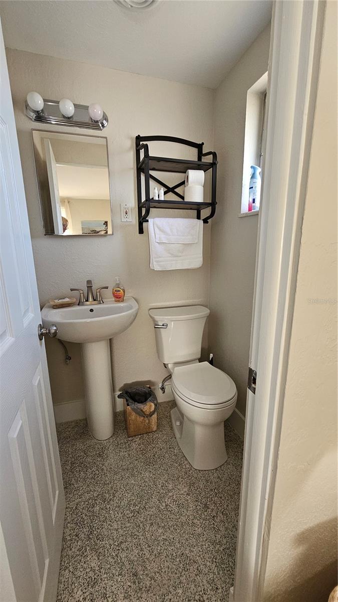 GOLDEN BEACH - Residential