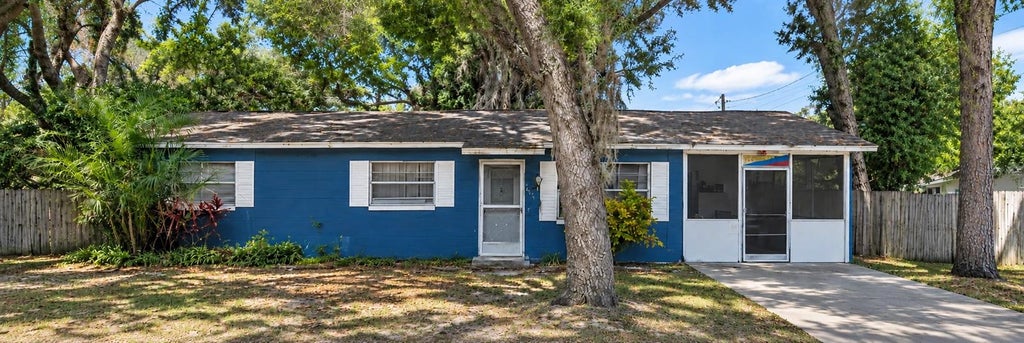 Photo of 2018 S Jefferson Avenue, Sarasota, FL 34239 (MLS # TB8554236)