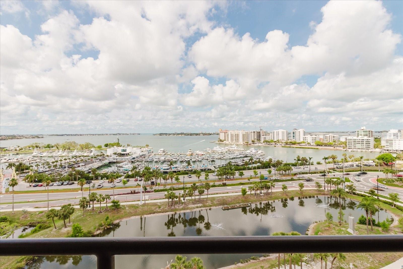 BAY PLAZA - Residential