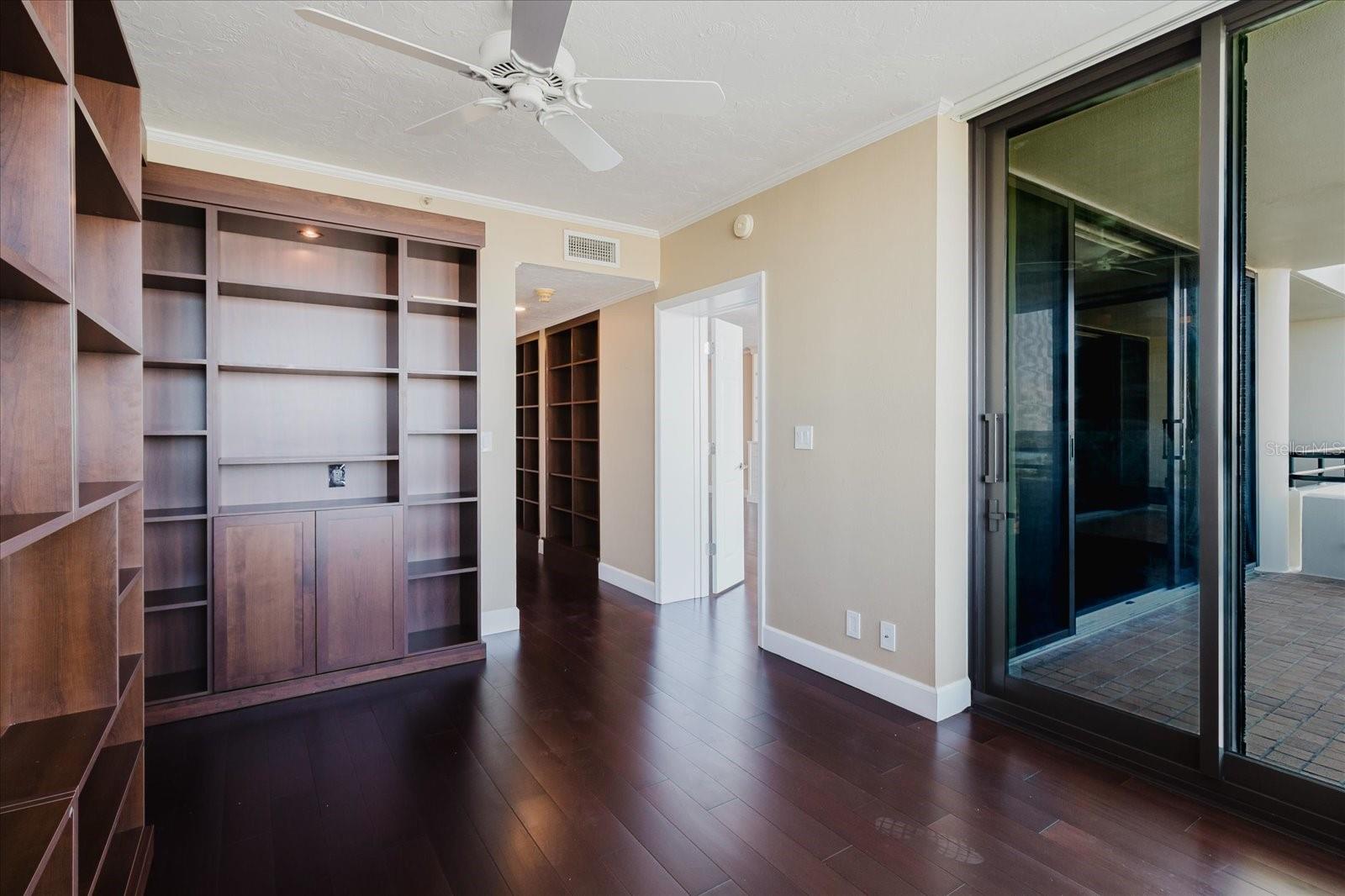 BAY PLAZA - Residential