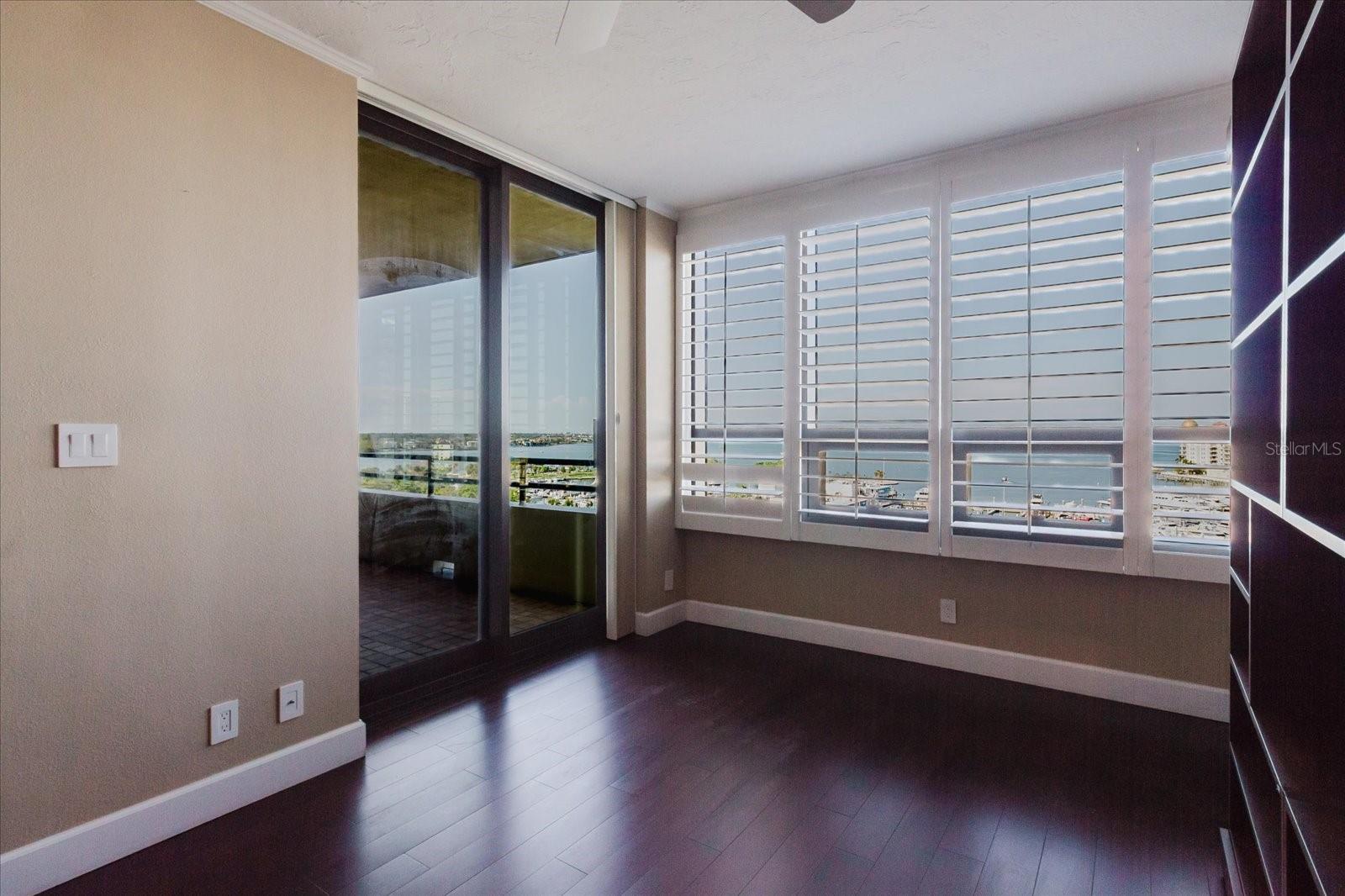 BAY PLAZA - Residential