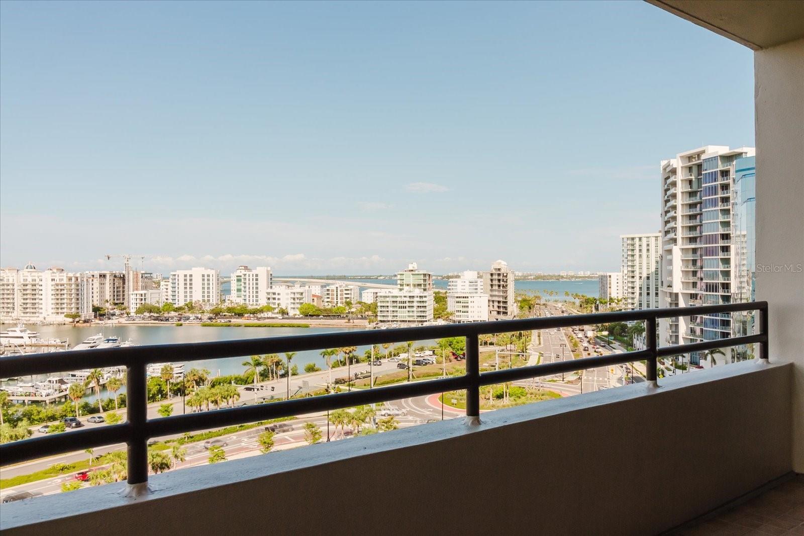 BAY PLAZA - Residential