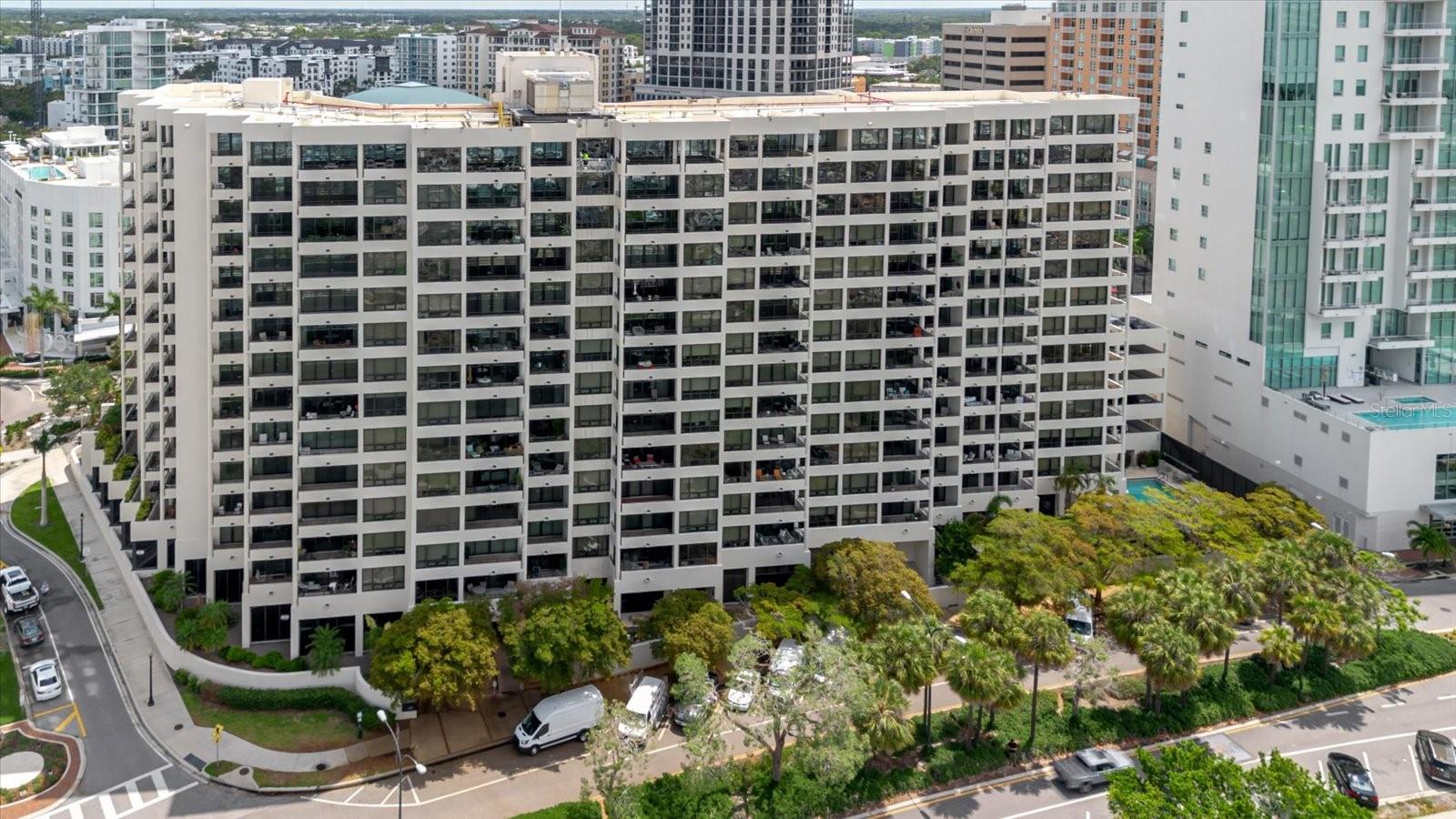 BAY PLAZA - Residential