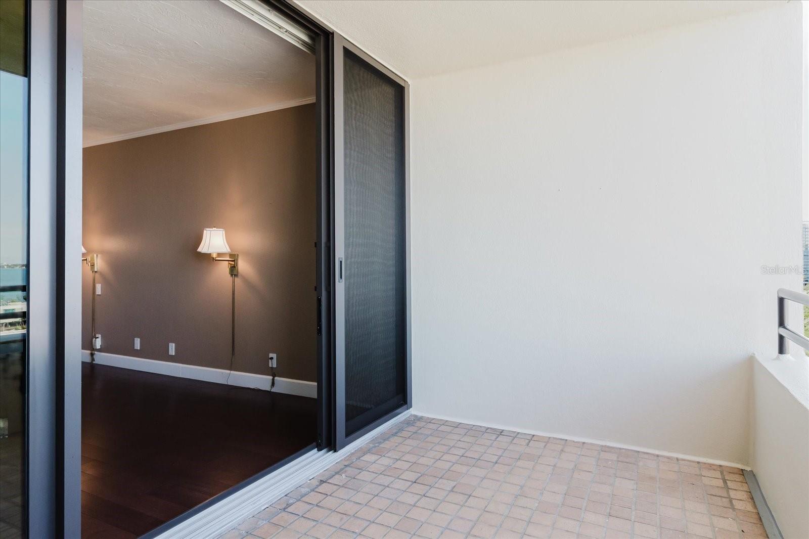 BAY PLAZA - Residential