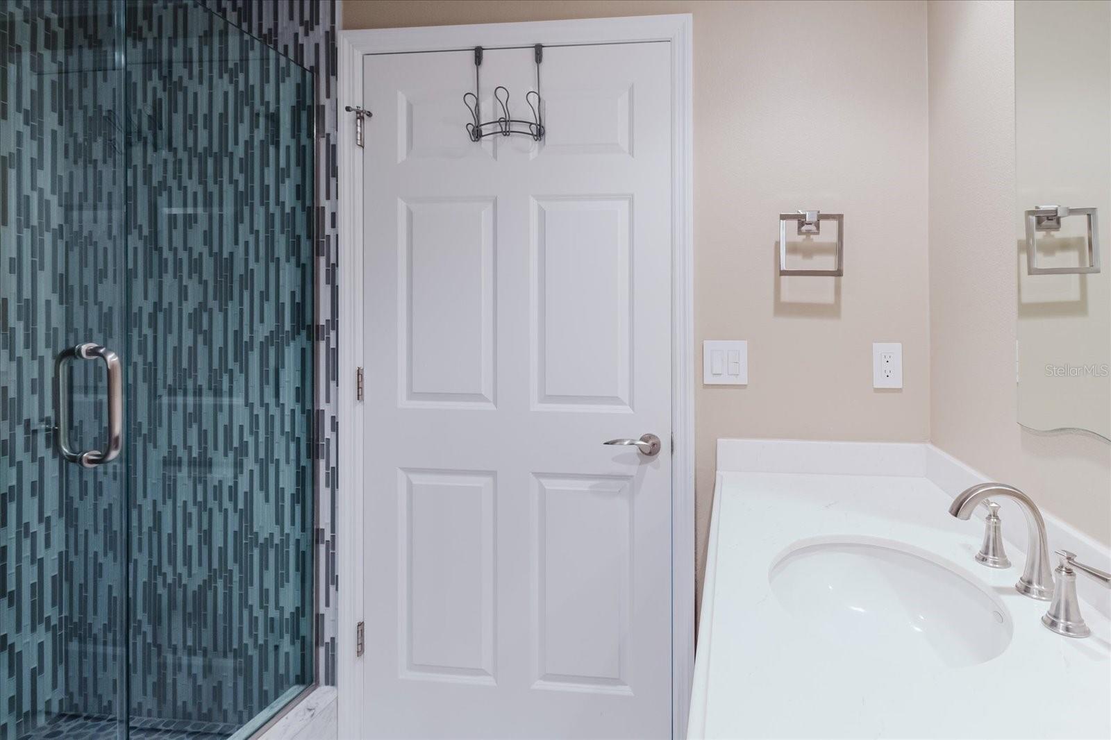 BAY PLAZA - Residential