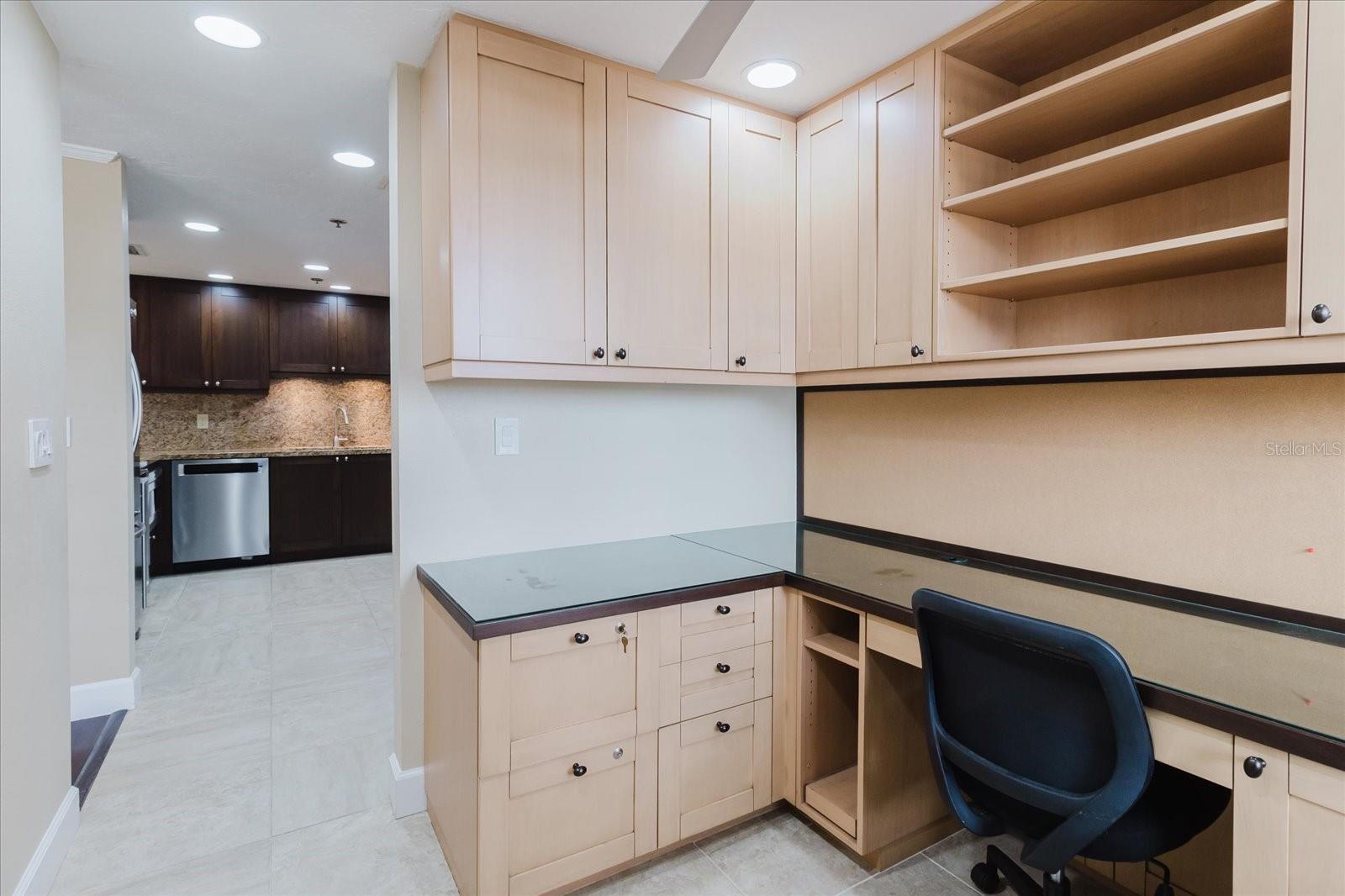 BAY PLAZA - Residential