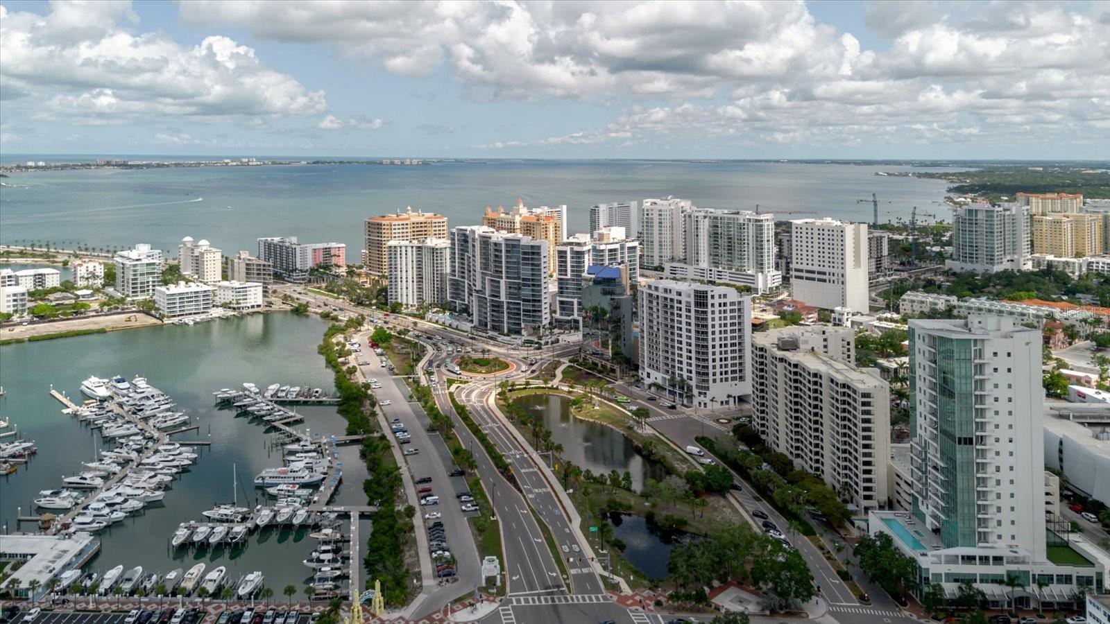 BAY PLAZA - Residential