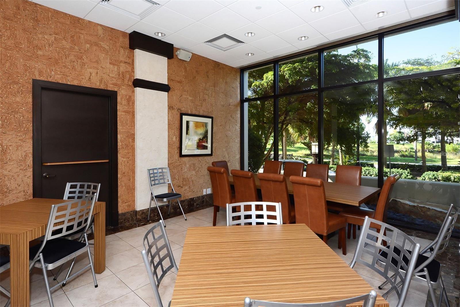 BAY PLAZA - Residential