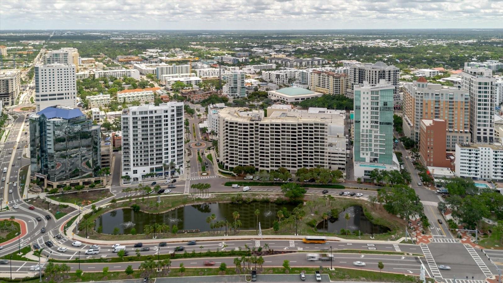 BAY PLAZA - Residential