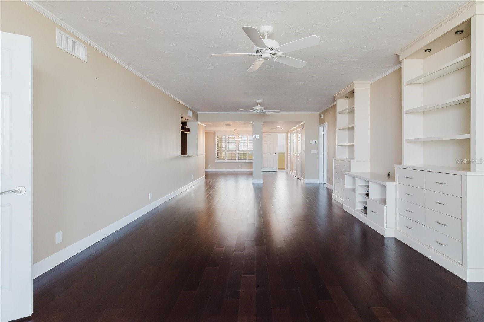 BAY PLAZA - Residential