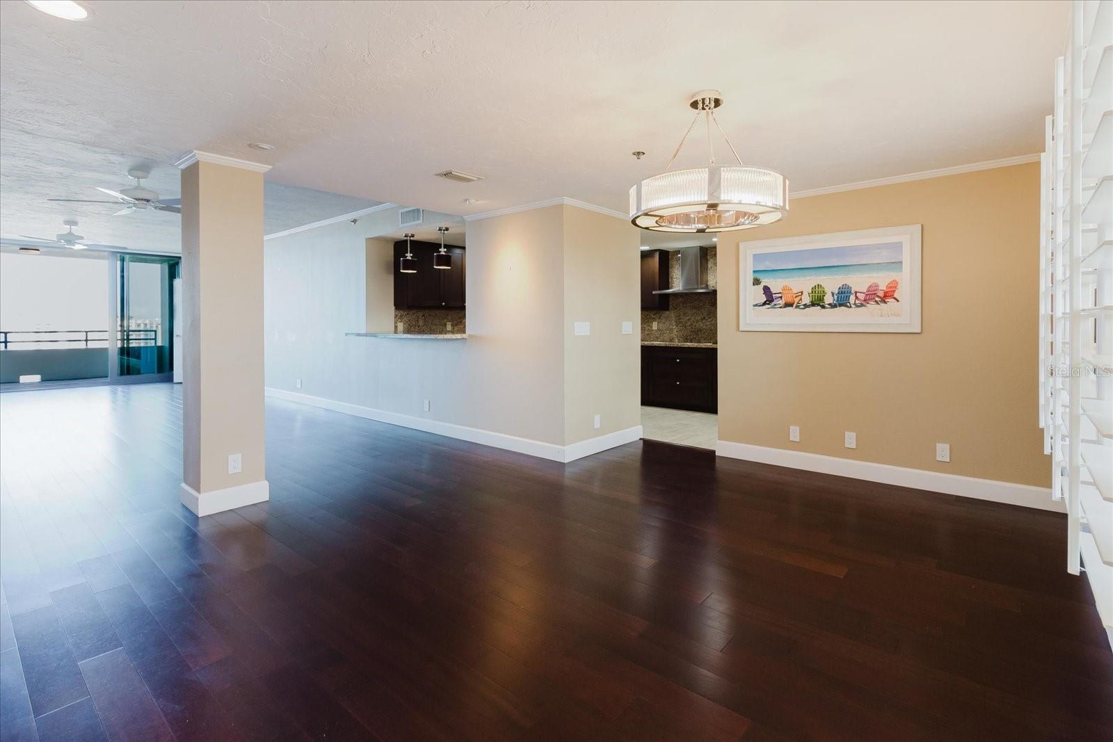 BAY PLAZA - Residential