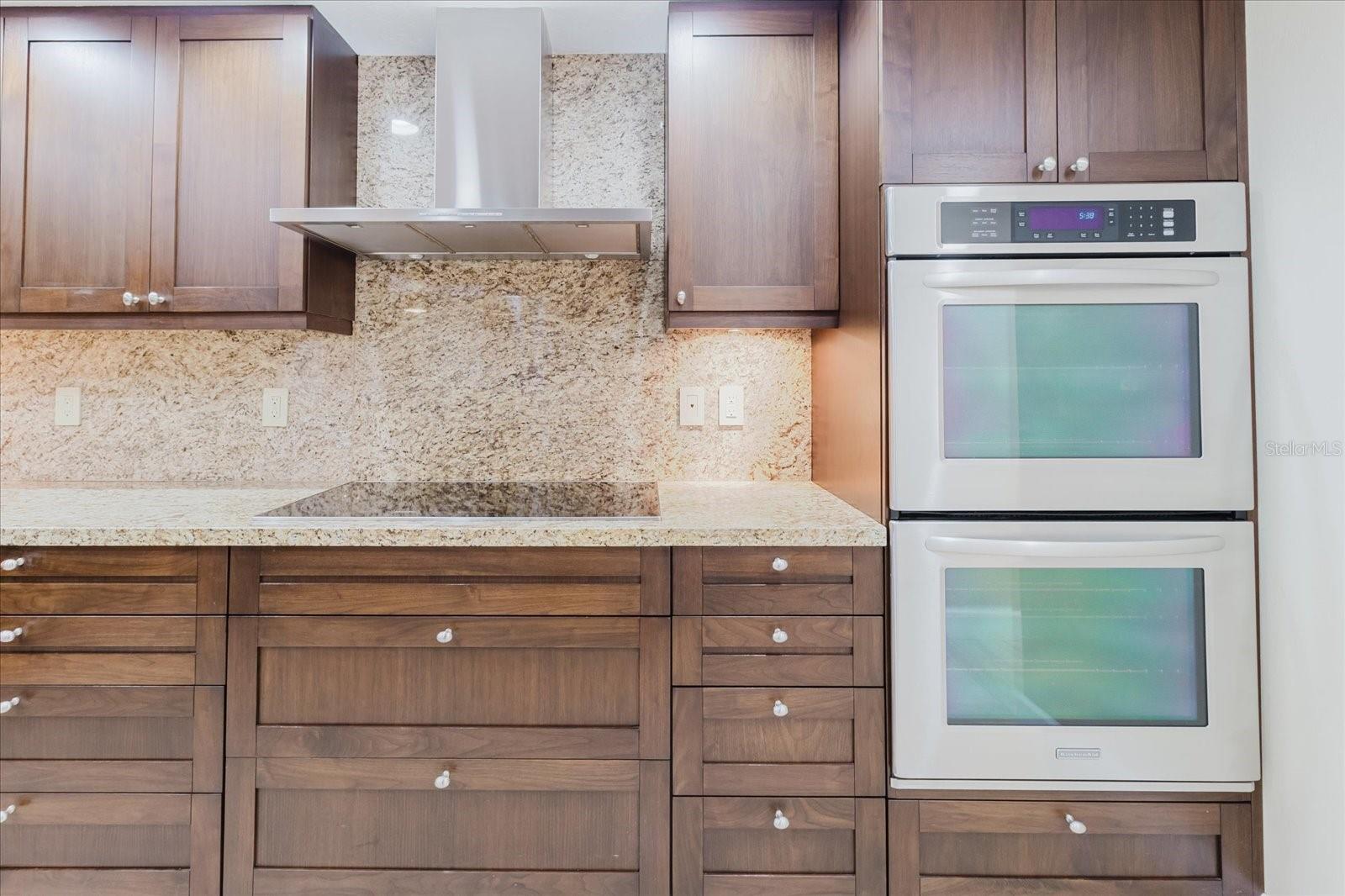 BAY PLAZA - Residential