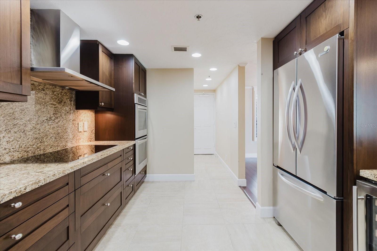 BAY PLAZA - Residential