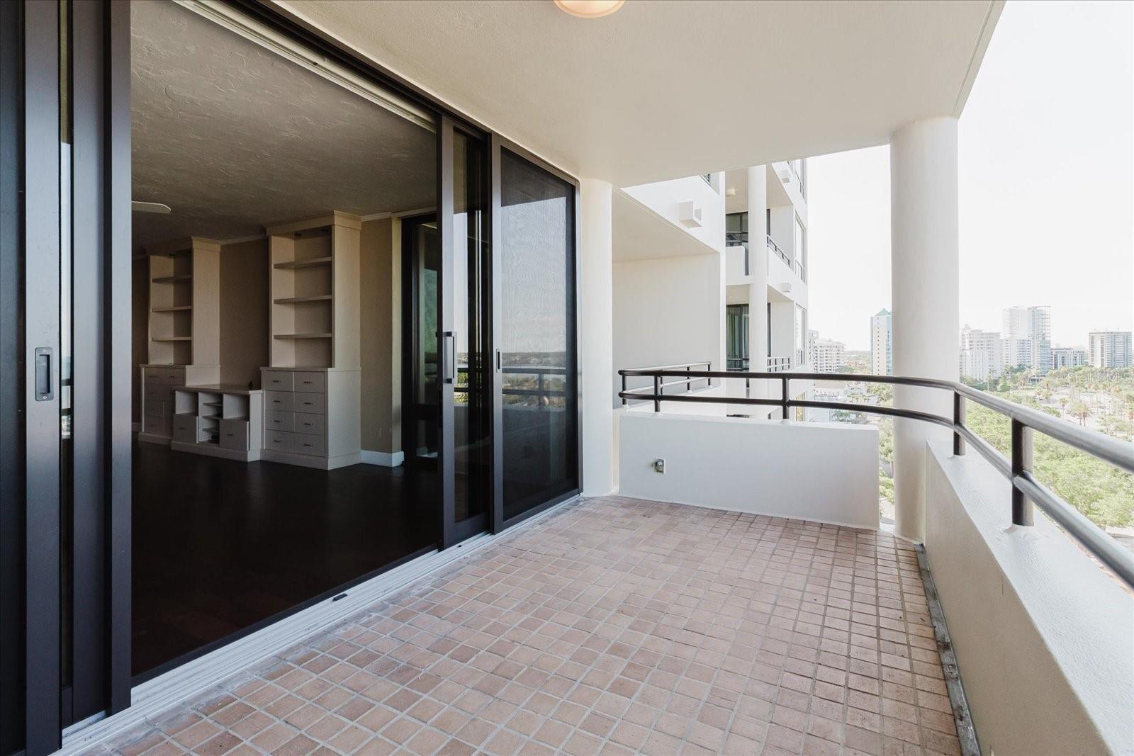 BAY PLAZA - Residential