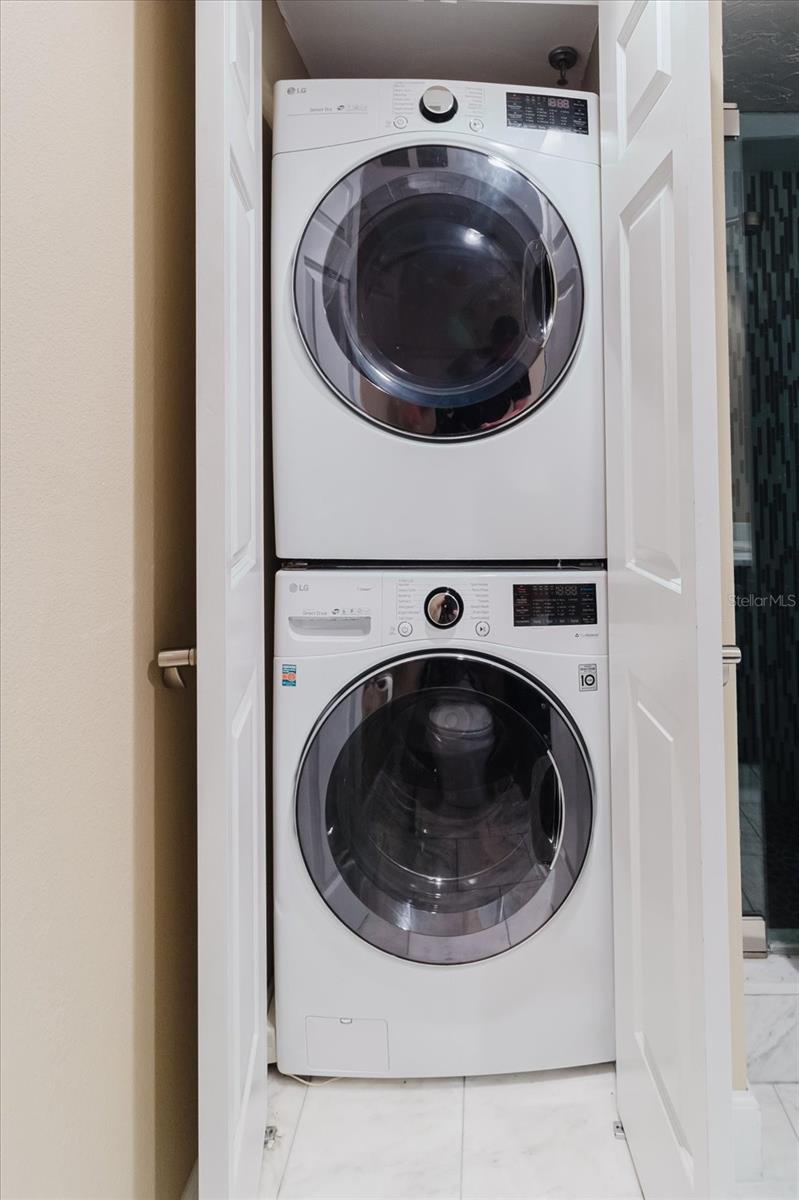 BAY PLAZA - Residential