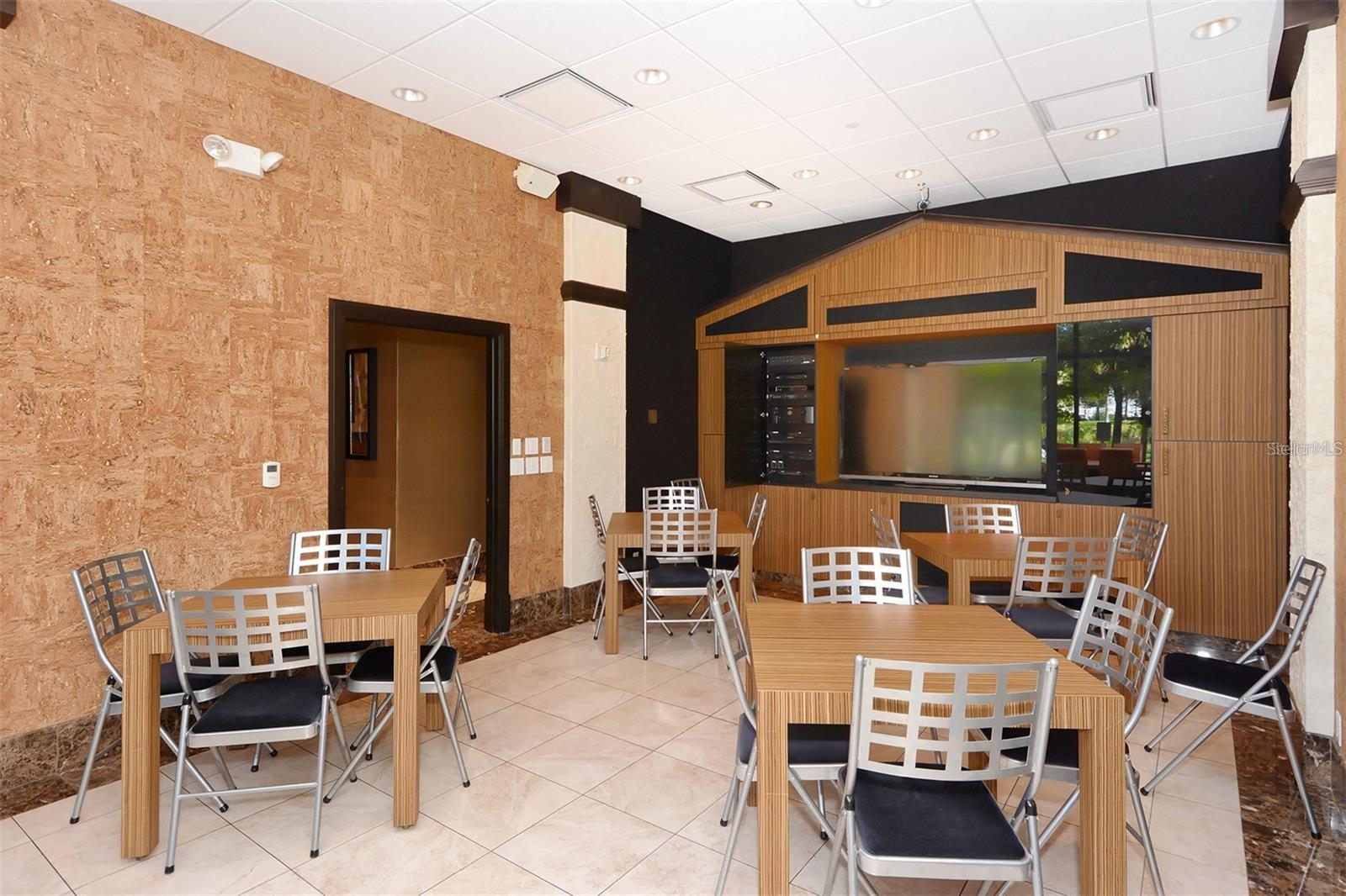 BAY PLAZA - Residential