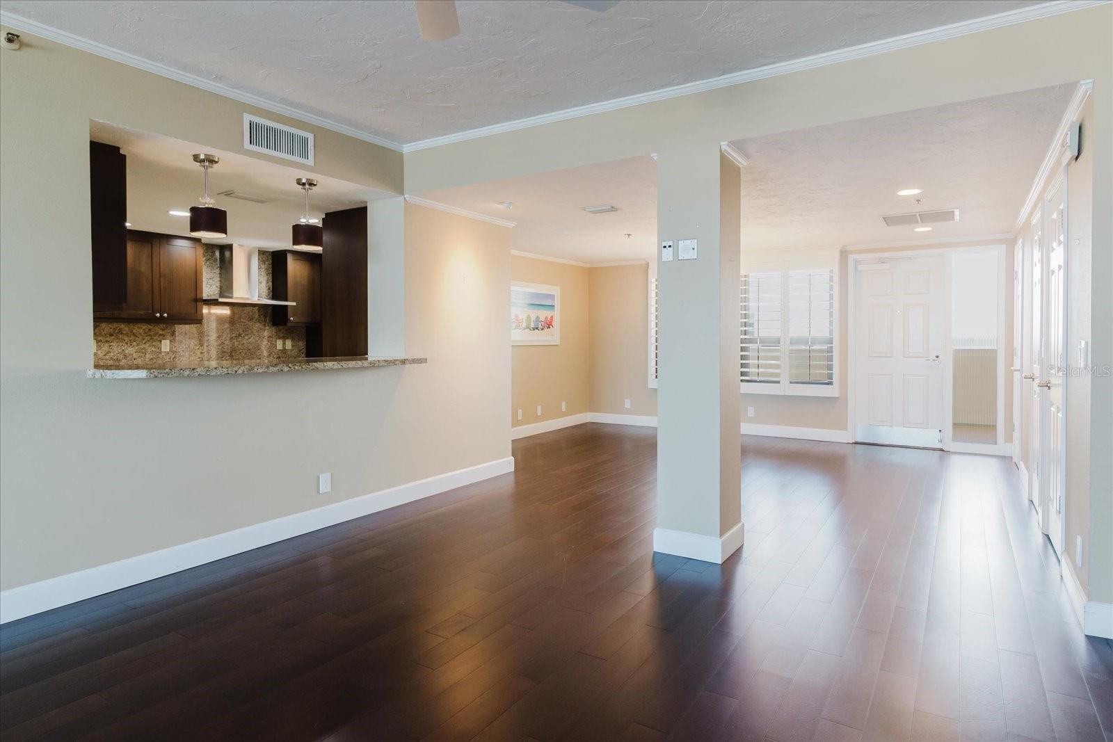 BAY PLAZA - Residential