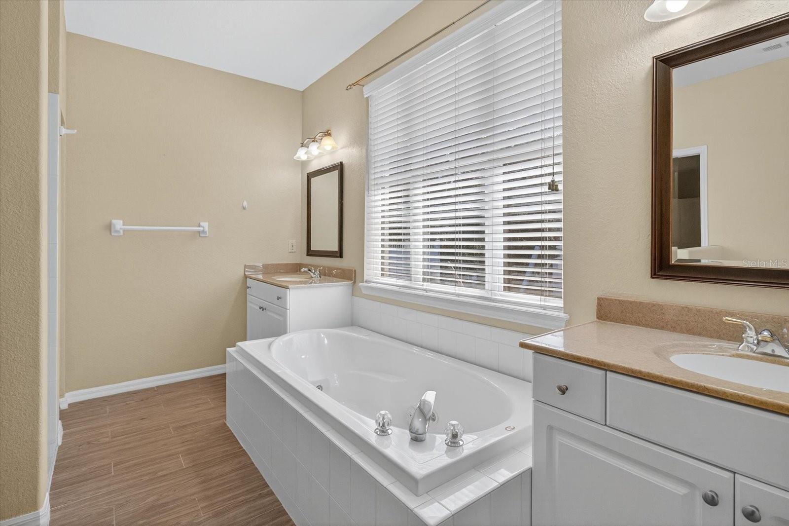 OAKLEY - Residential