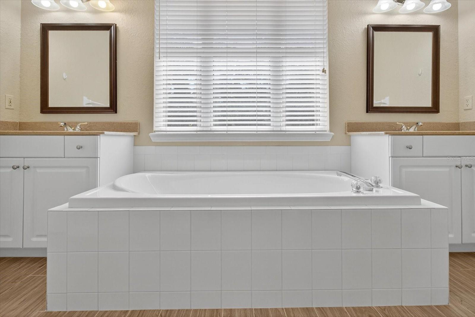 OAKLEY - Residential