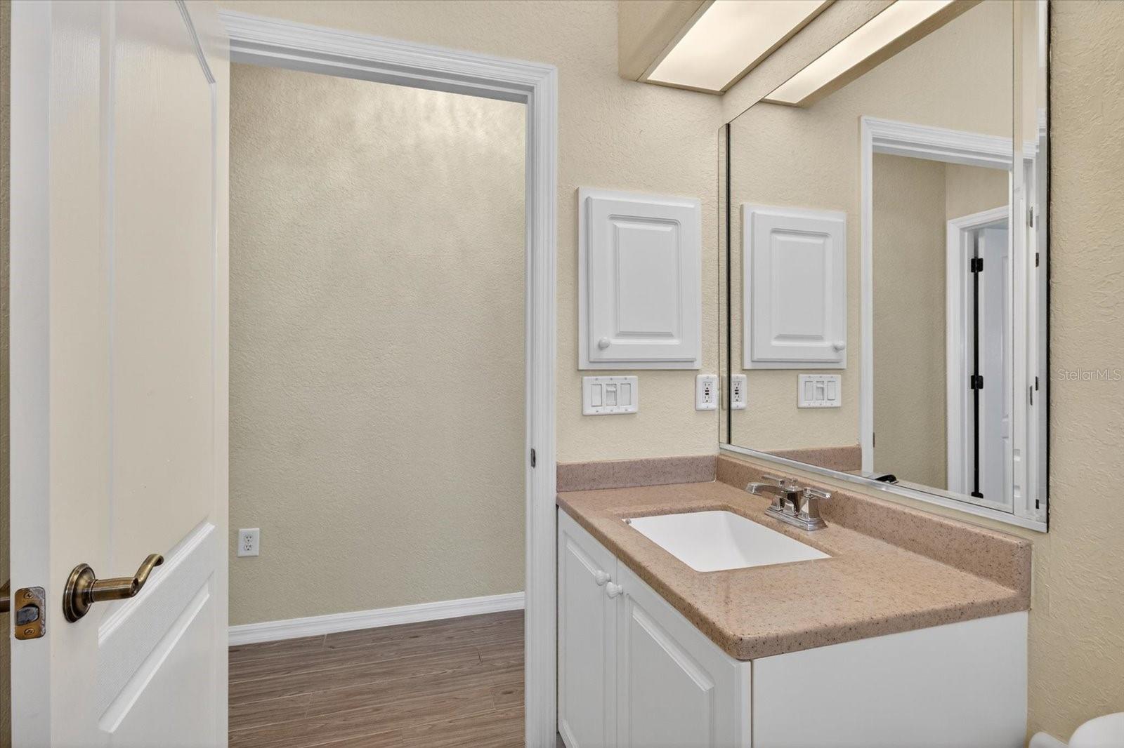 OAKLEY - Residential