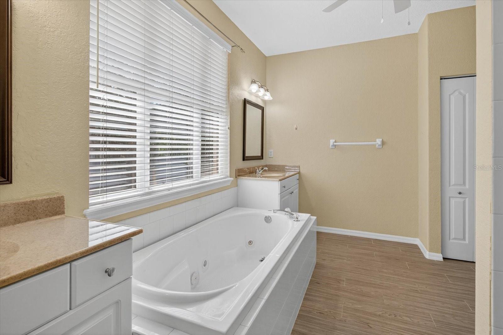 OAKLEY - Residential